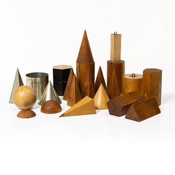 Skolmaterial för geometri, 24 delar, 1900-tal.