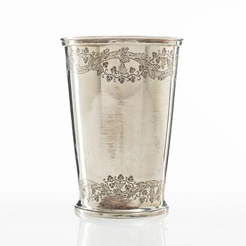 A silver beaker, mark Titulo and 916, Portugal 20th century.