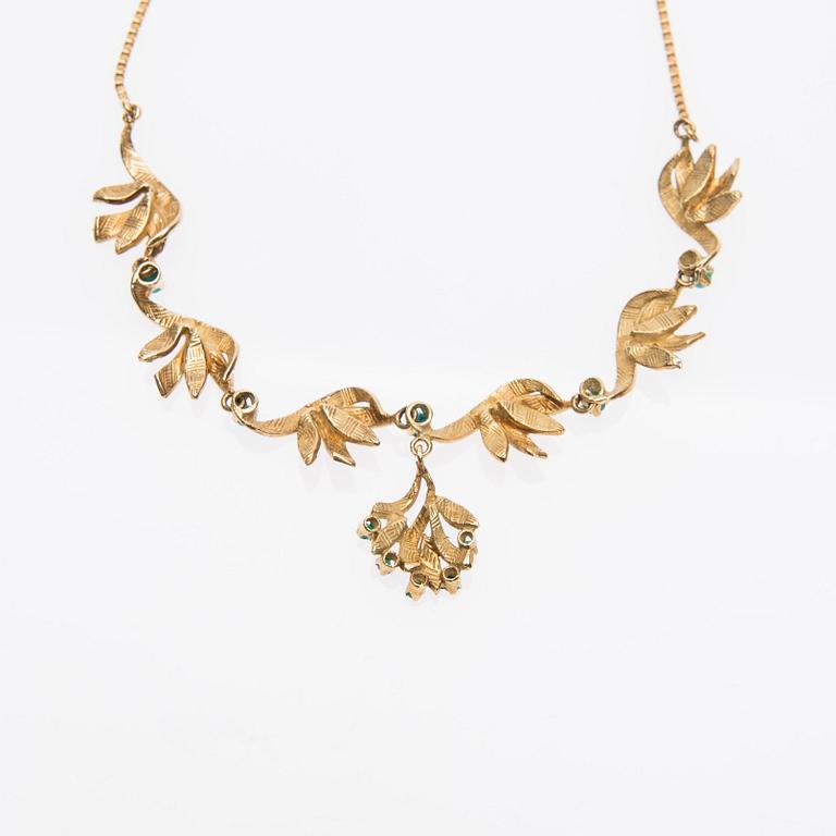 COLLIER och ÖRHÄNGEN, 14K guld, cabochonslipade turkoser. Hugo Grün, Helsingfors 1966.
