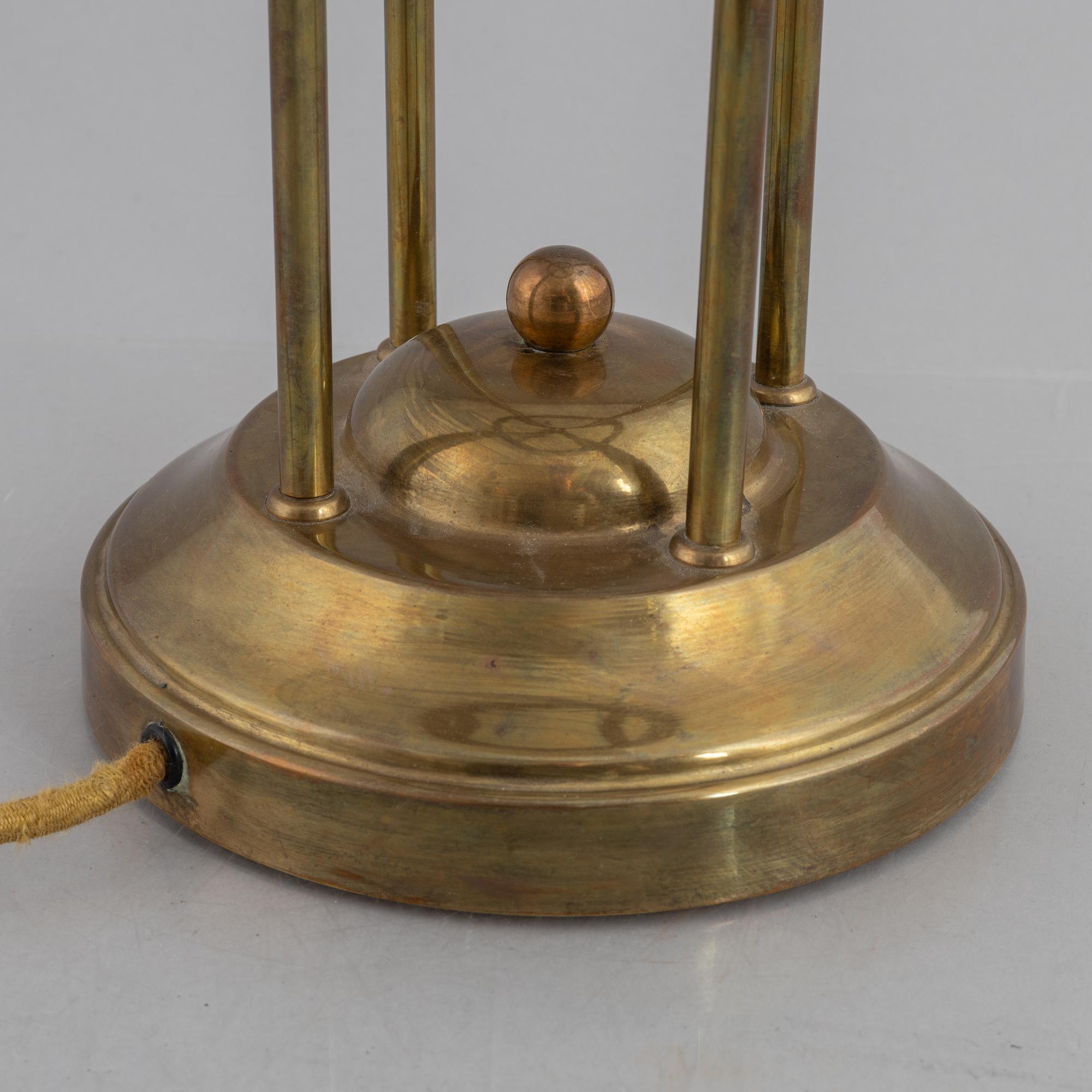 An art noveau table lamp, early 20th century.