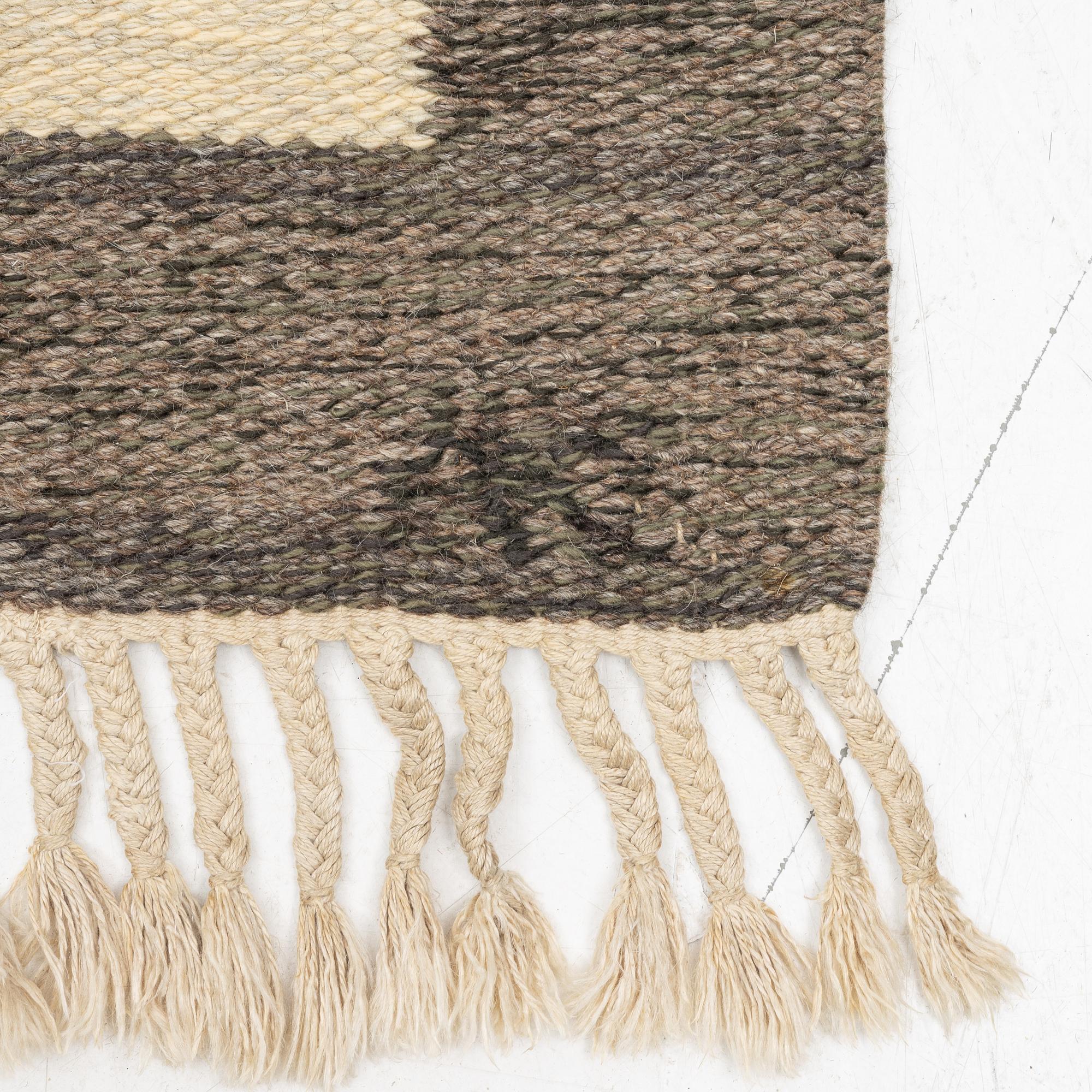 Aina Kånge, a flat weave runner, c 340 x 140 cm, signed AK.