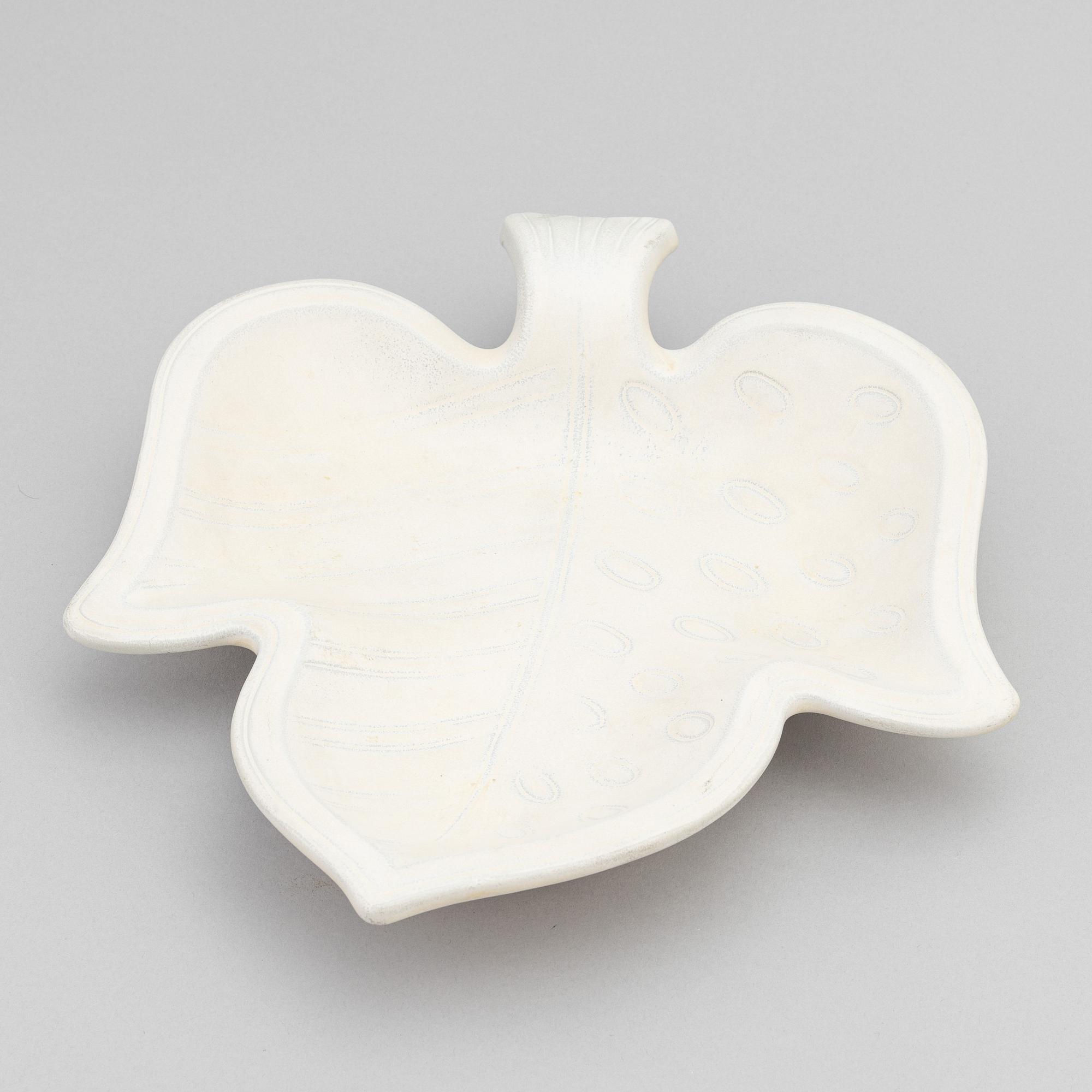 Gunnar Nylund, a stoneware dish, Rörstrand.