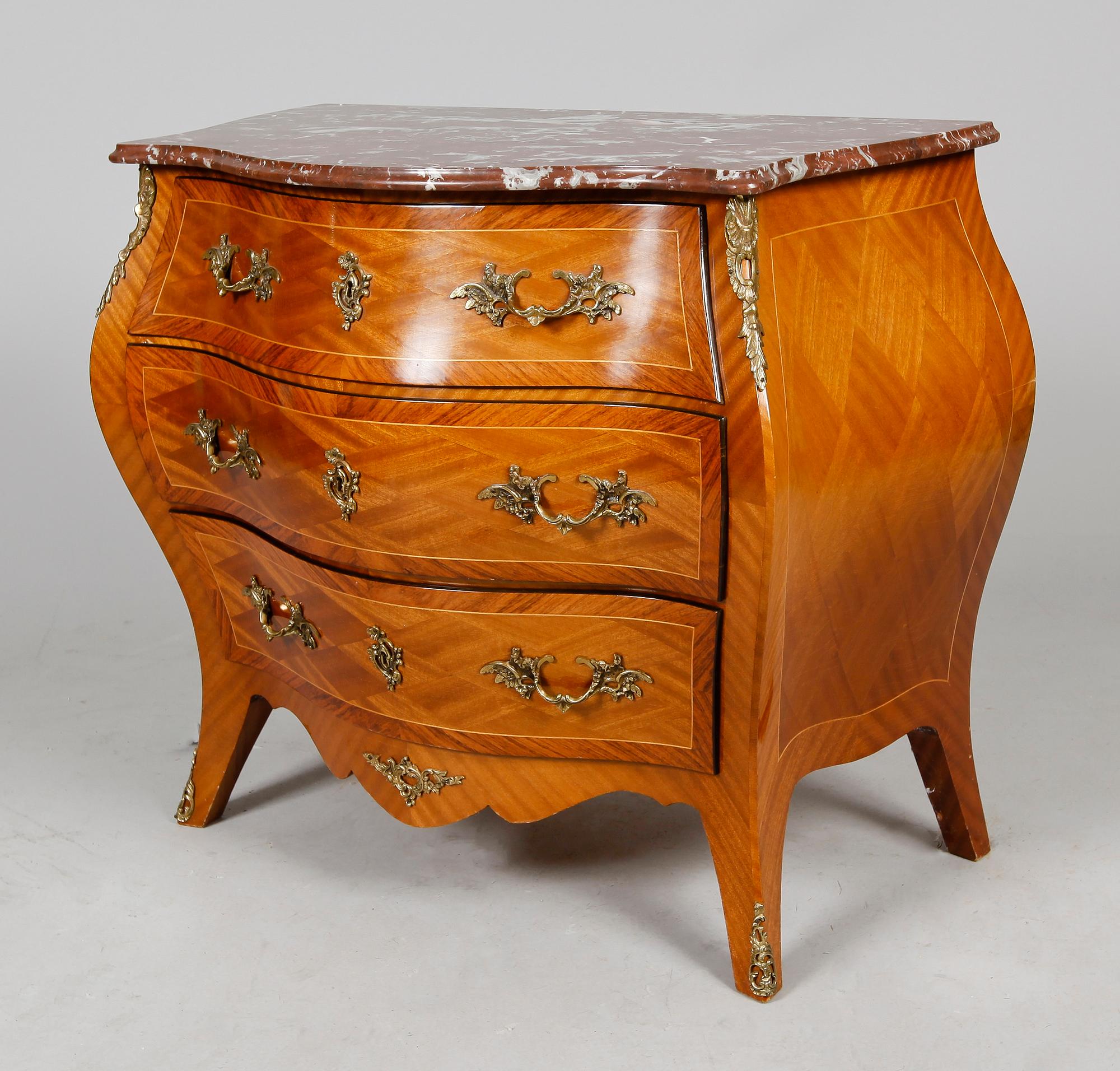 BYRÅ, rokokostil, 1900-tal.