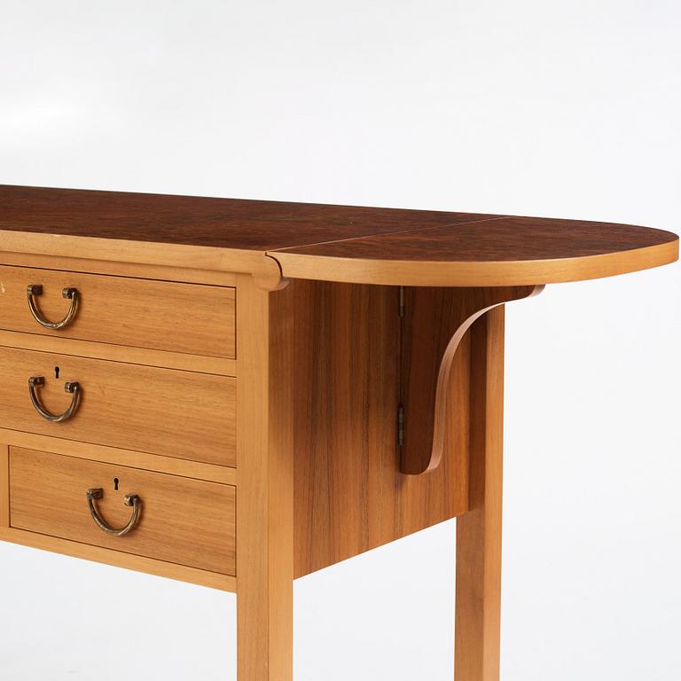 Josef Frank, sideboard, Firma Svenskt Tenn, modellnr 1148, sannolikt 1940-50-tal.