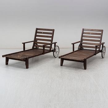 ELSA STACKELBERG, a pair of sunbeds from the second half of the 20th century.