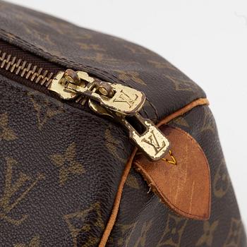 Louis Vuitton, a 'Keepall 55'' wekendbag.