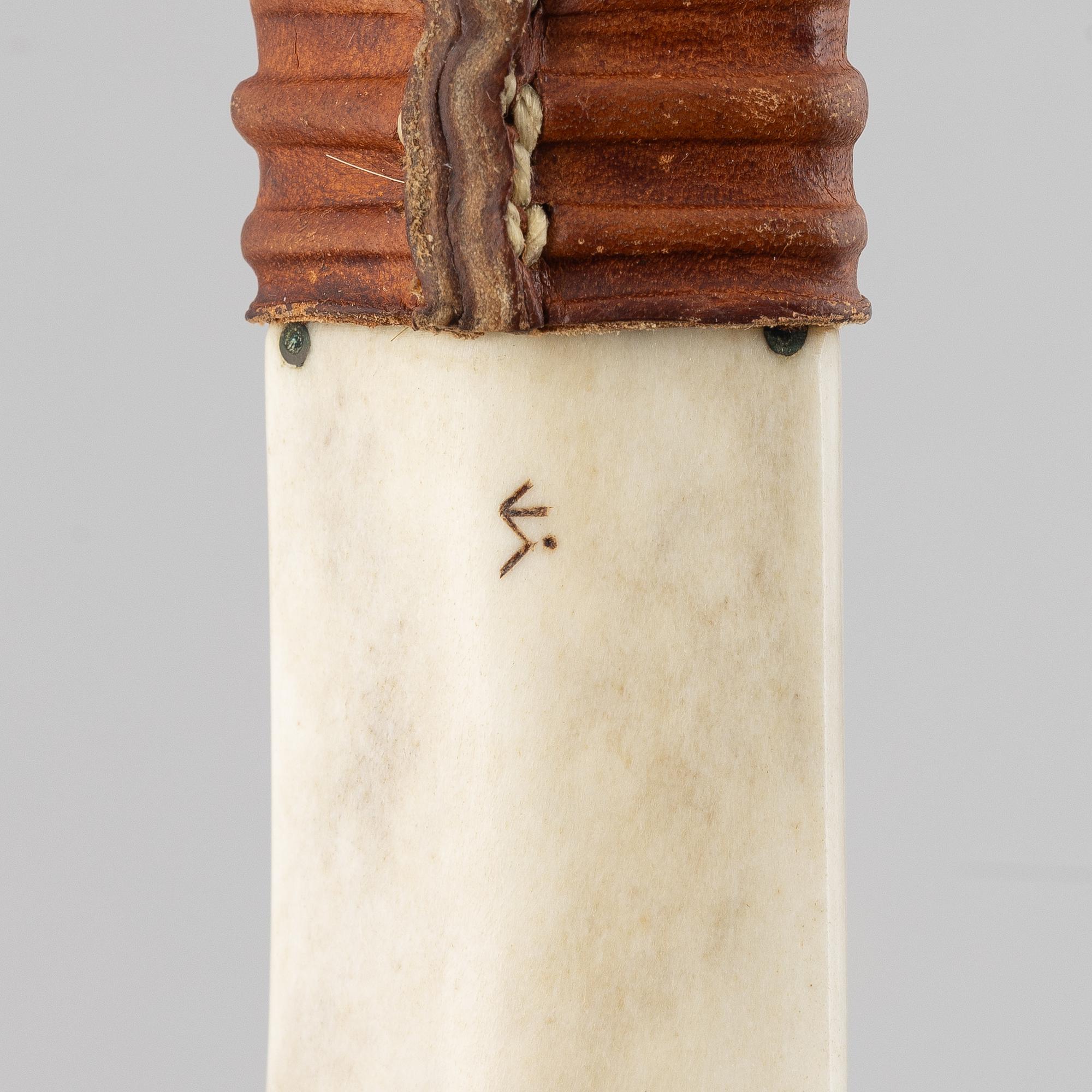 Sune Enoksson, a reindeer horn knife.