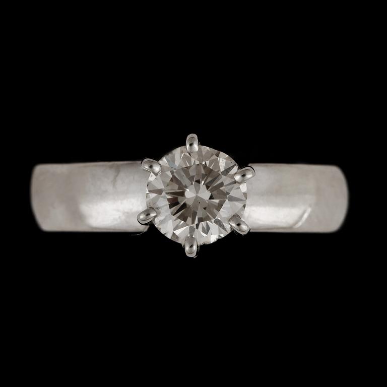 RING, 14k guld med briljantslipad diamant ca0,58ct. Vikt 2,8g.
