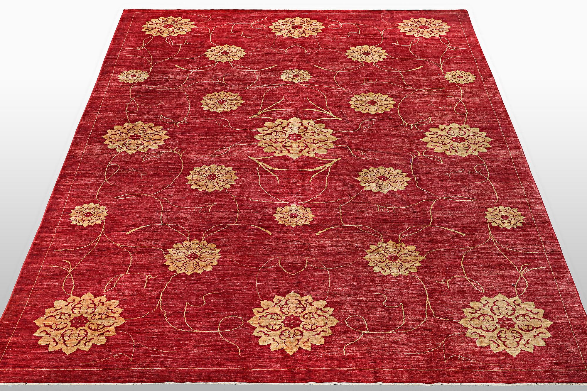 A carpet, Zieglar design, ca 524 x 367 cm.