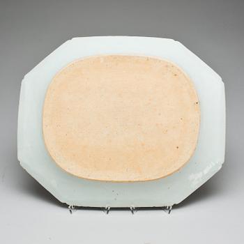 STEKFAT, porslin. Kina Qianlong(1736-1795).