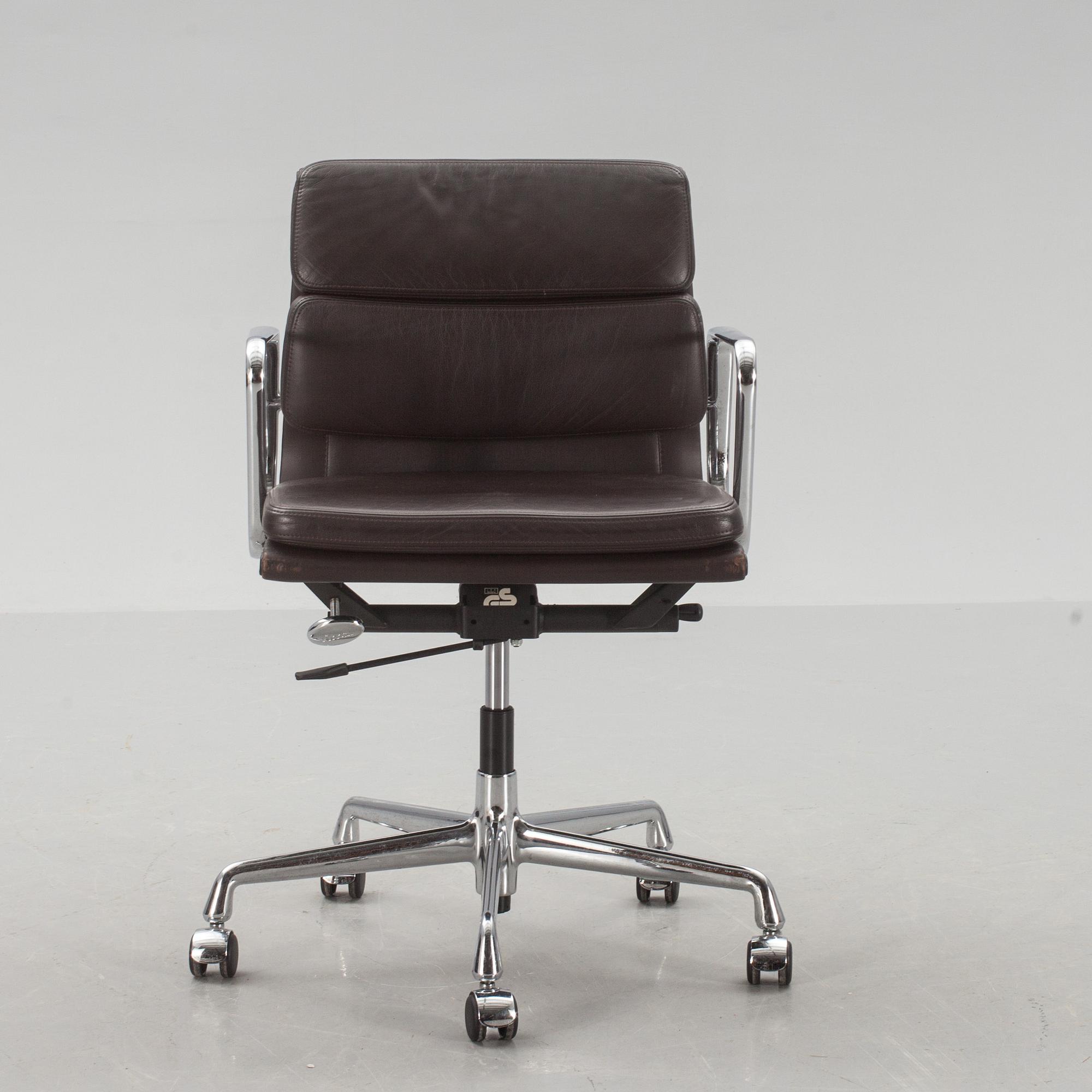 SKRIVBORDSSTOL, "Softpad/EA 217", Charles & Ray Eames, Vitra.