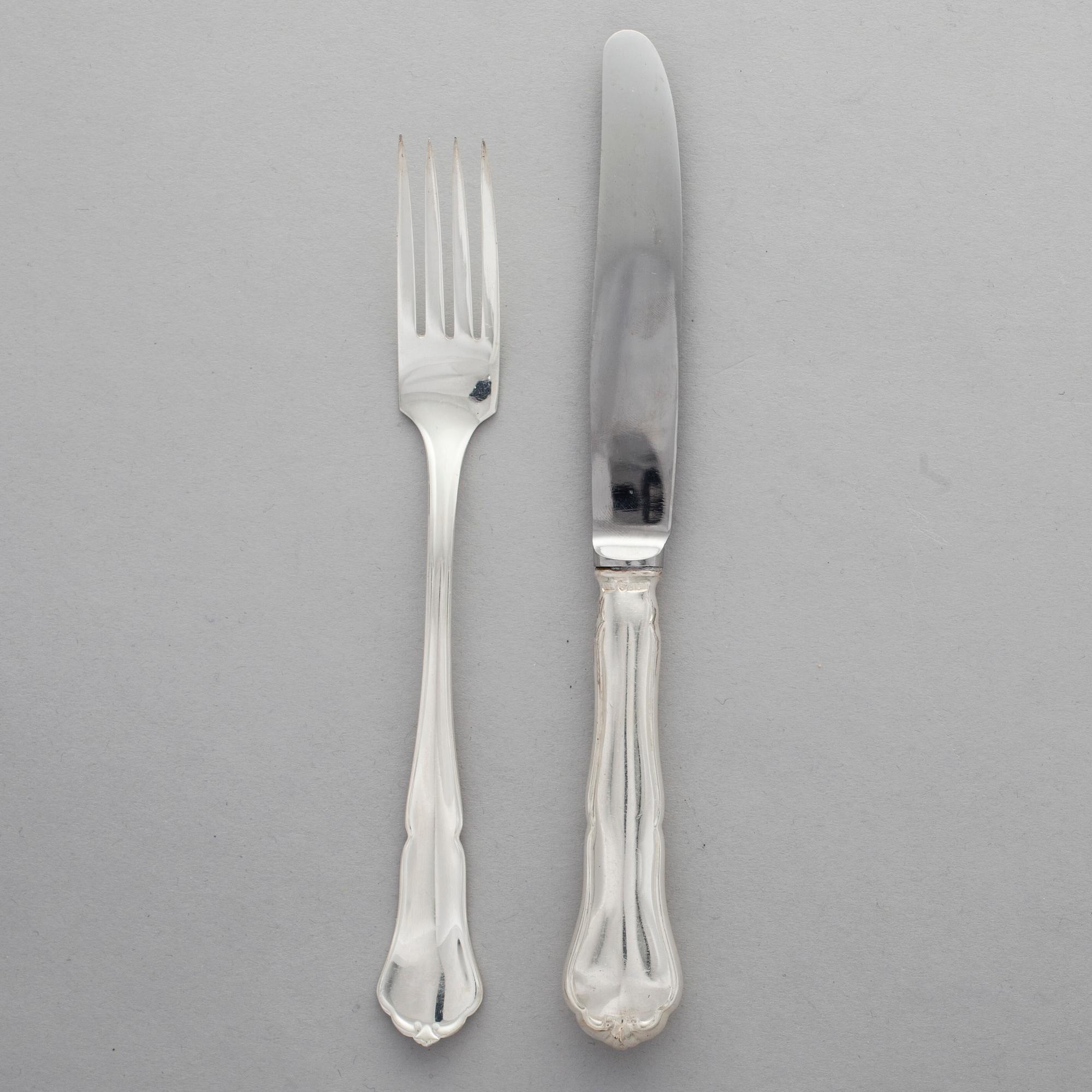 BESTICK, 10+10 st, silver, Chippendale, finska stämplar 1960- och 1970-tal. Knivbladen stål, Hackman.