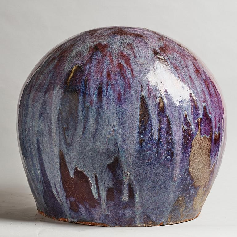 ULLA & GUSTAV KRAITZ, a stoneware "Sphere" sculpture, Förslöv 1983.