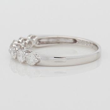 RING, 18K vitguld och diamanter tot ca 0.60 ct.