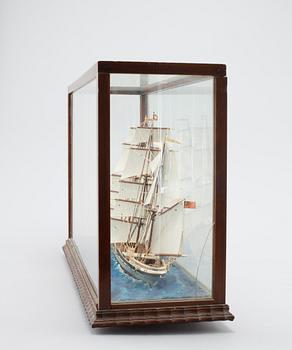 A ship model from around the year of 1900.