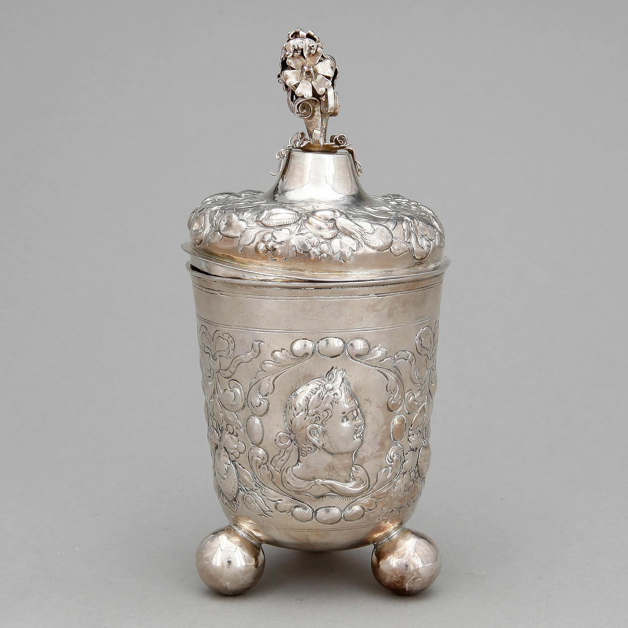 BÄGARE MED LOCK, silver, barock, Nürnberg. Vikt ca 180 gram.