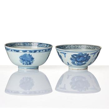 A set of five blue and white bowls, Ming dynasty (1368-1644).