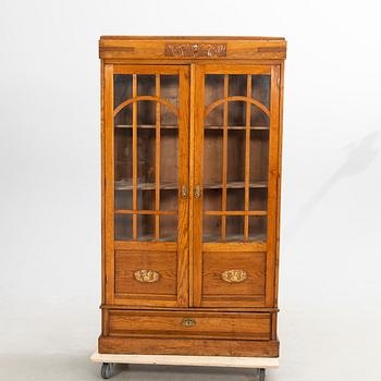 Cabinet/display cabinet, 20th century.