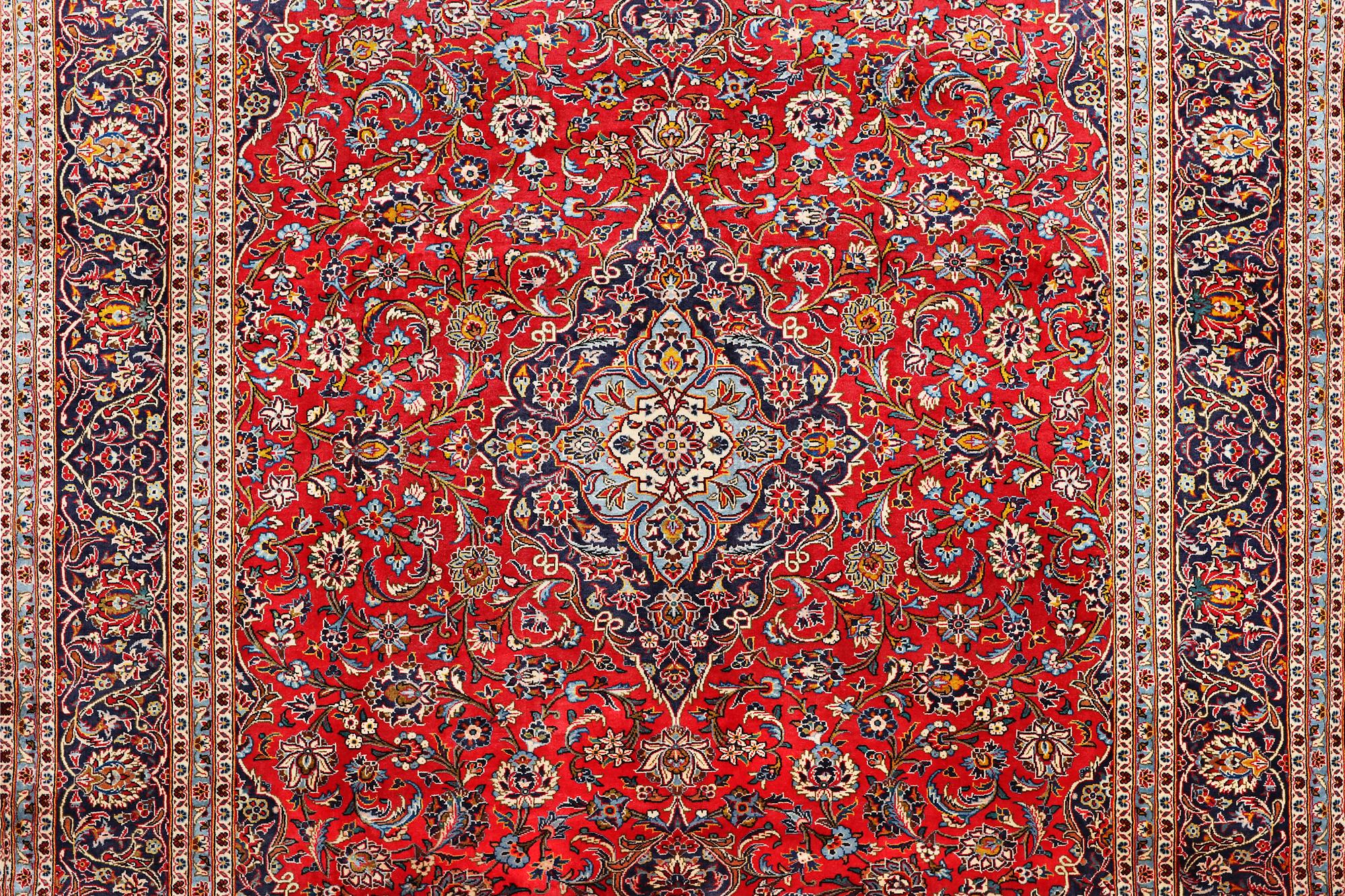 A carpet, Kashan, ca 357 x 287 cm.