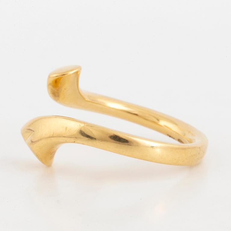 A Georg Jensen Regitze Overgaard 18K gold 'devoted heart' ring.