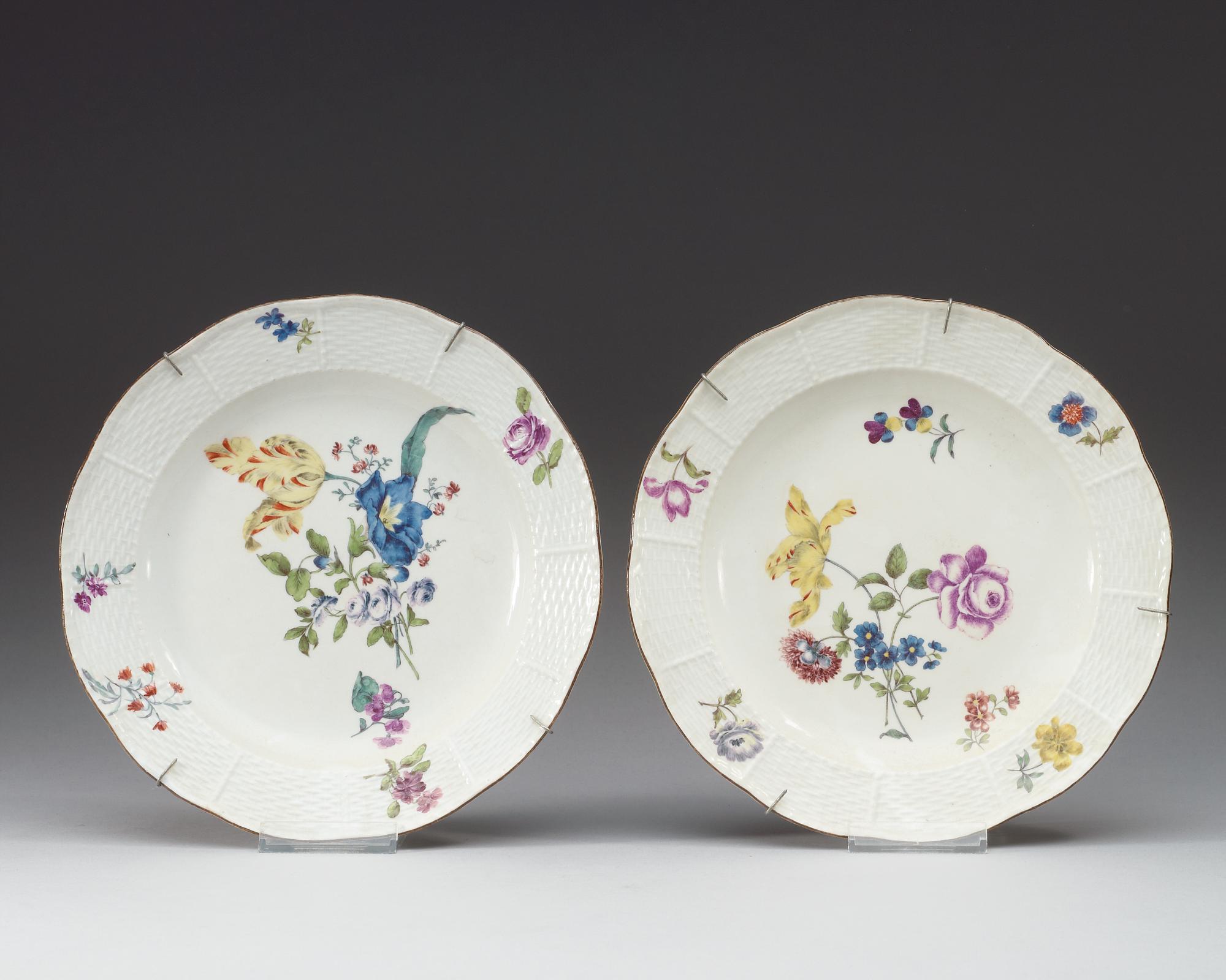 TALLRIKAR, fem stycken, porslin. Meissen, 1700-tal.