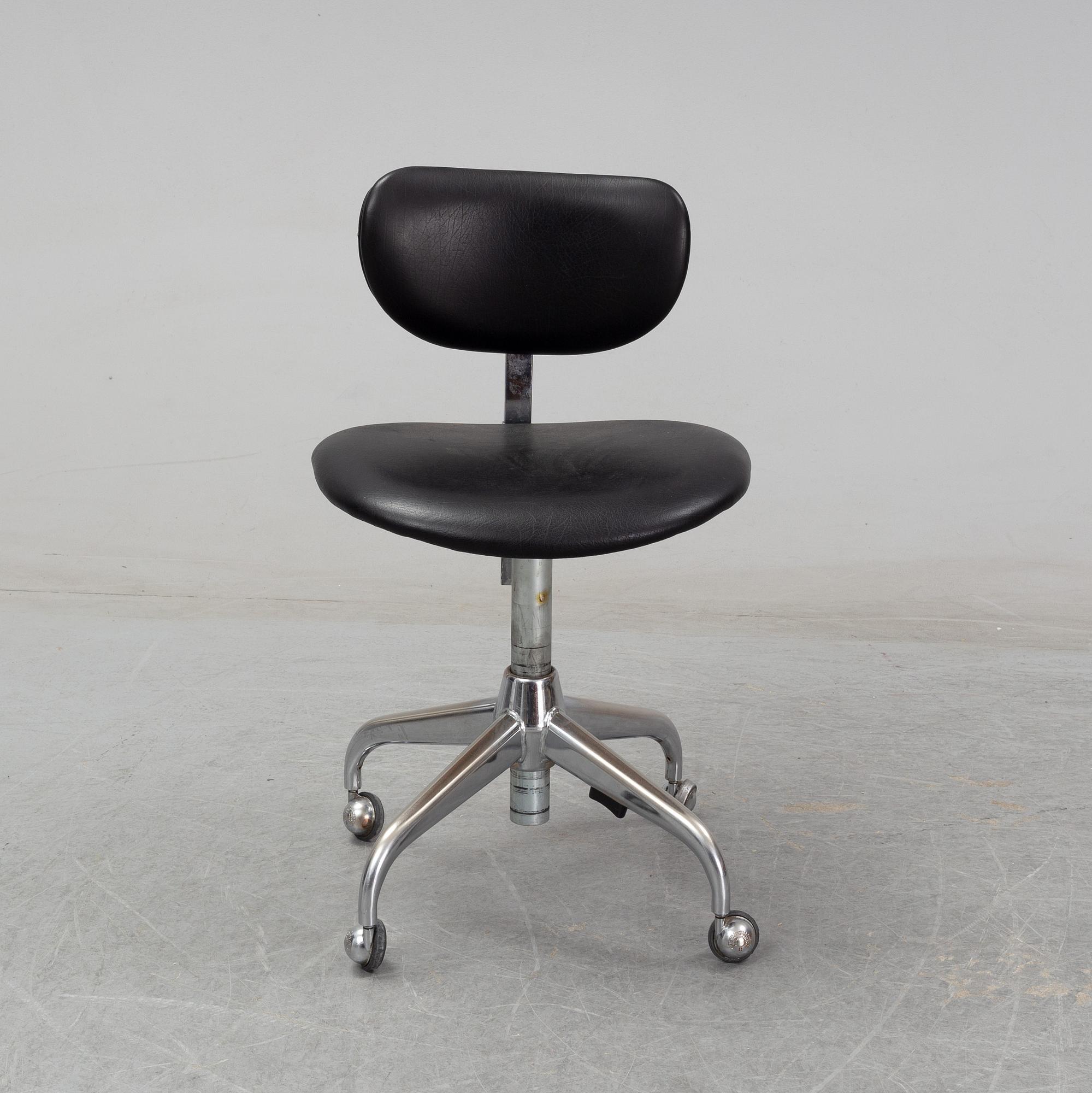 A swivel chair,  Lindqvist, Motala, mid 20th Century.