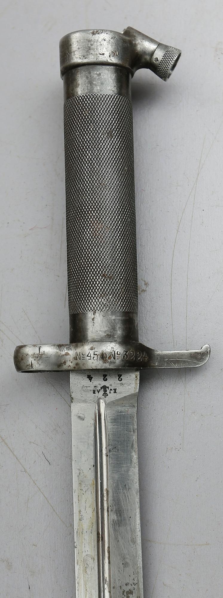 BAJONETTER, 2 st, en m/96, 1800-tal.