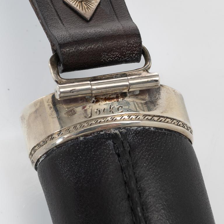 Kniv-Jocke, (Jan Olsson), kife in sheath, signed.