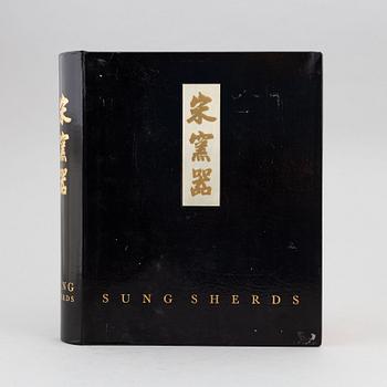 Sung Sherds, Nils Palmgren, Walter Steger and Nils Sundius. Gustavbergs Fabriker. Almquist & Wiksell, Stockholm.