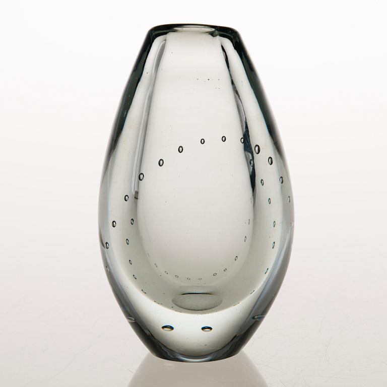 GUNNEL NYMAN, A 'String of Pearls' glass vase, signed G. Nyman, Nuutajärvi Notsjö -57.