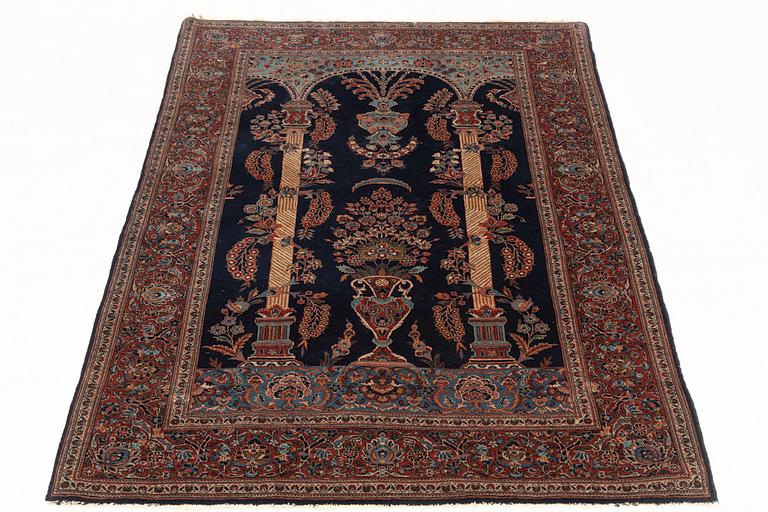Carpet, Persian, approx. 210 x 133 cm.