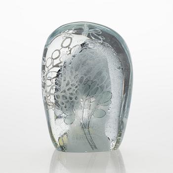 Sini Majuri, a glass sculpture, 'Salon beauty' signed Sini Majuri, Suomenlinna 2022.