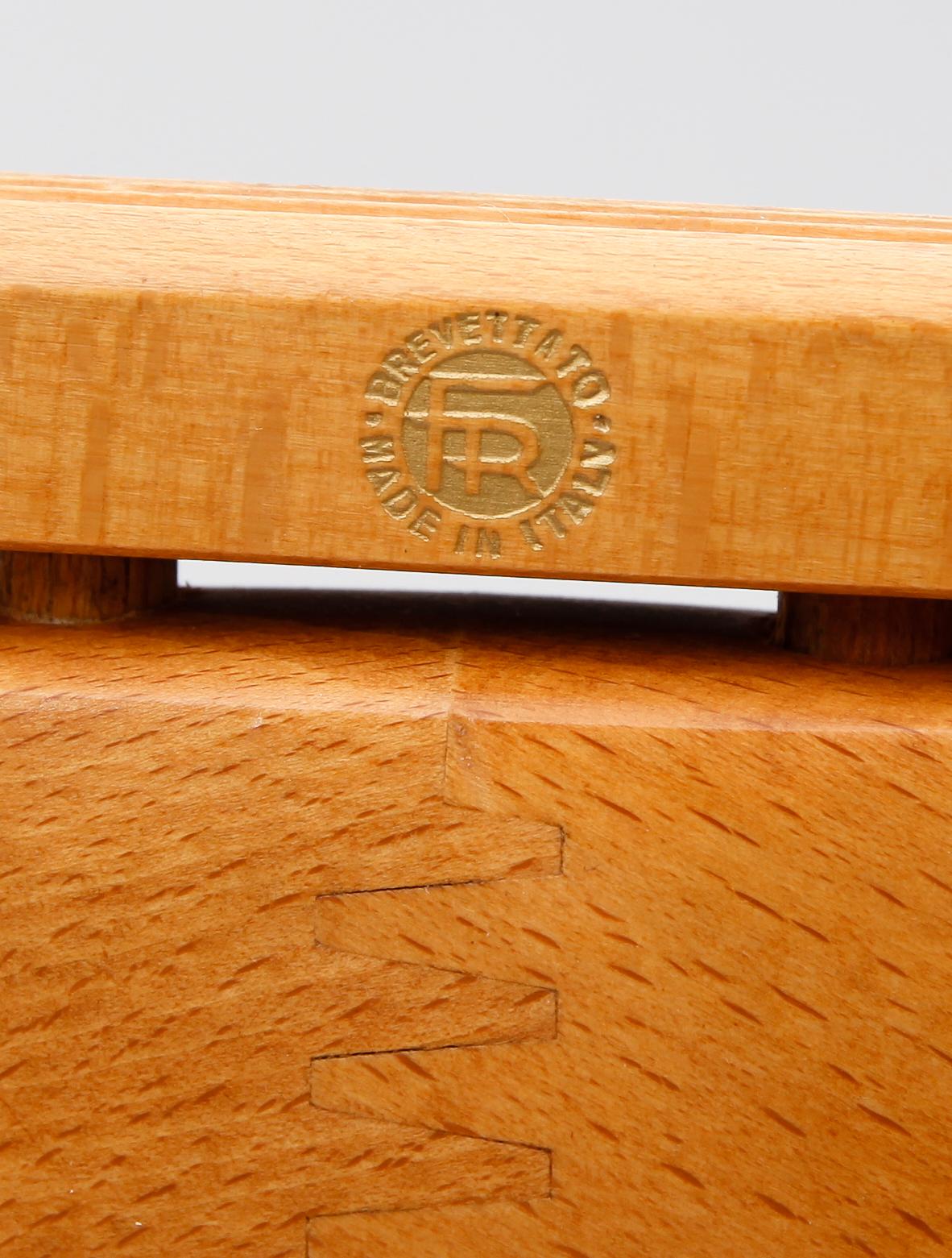 HERRBETJÄNTER, 2 st, 1 märkt FR, Italien, 1900-talets andra hälft.