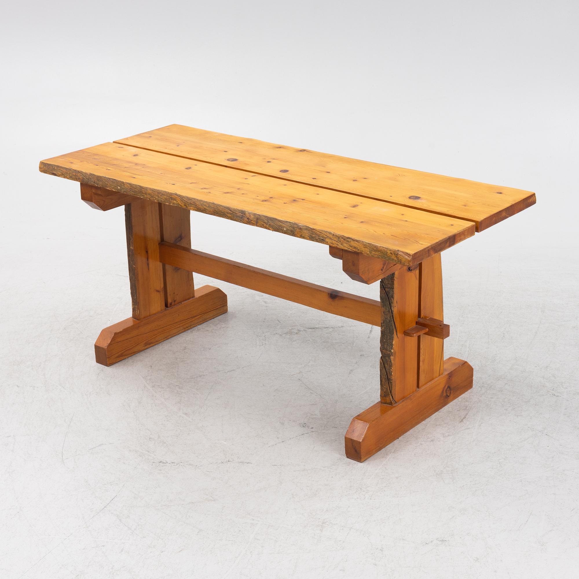 A 3-piece dining group, second half of the 20th Century.