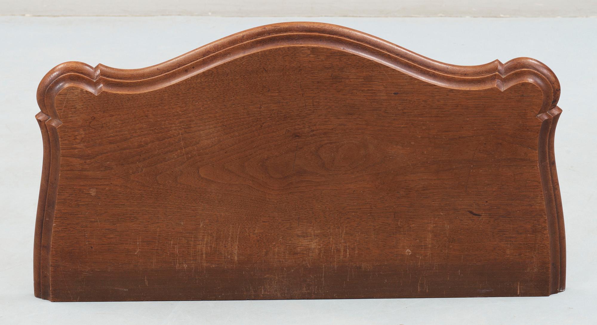 VÄGGHYLLA, 2 delar, rokokostil, 1900-talets första hälft.