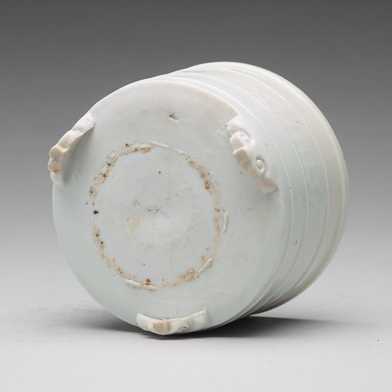 A blanc de chine 'dehua' censer, Qing dynasty, Kangxi  (1664-1722).