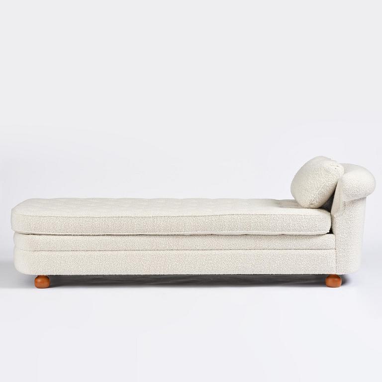 Josef Frank, a daybed model "Couch 775", Firma Svensk Tenn, 2021.