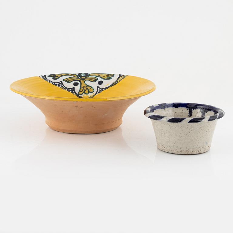 Ulrica Hydman-Vallien, two signed ceramic bowls, unique.