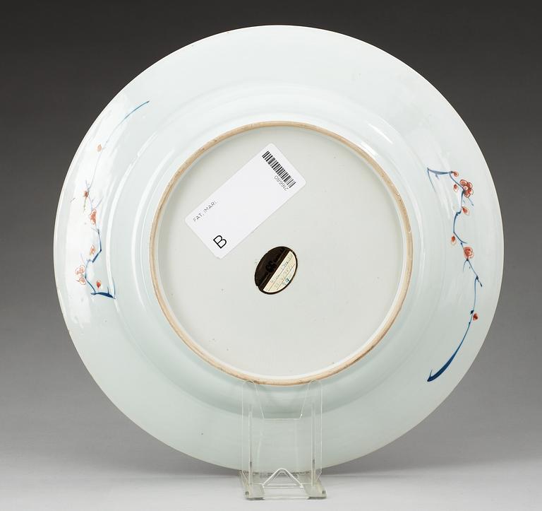 An imari charger, Qing dynasty, Kangxi (1662-1722).
