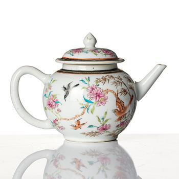 A famille rose tea pot with cover, Qing dynasty, Yongzheng (1723-35).