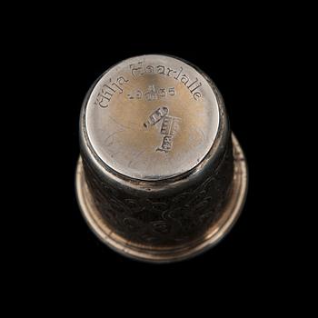 BÄGARE, 2 st, silver, Moskva 1858 och Österrike-Ungern/Polen 1800-tal. Totalvikt 90 g.