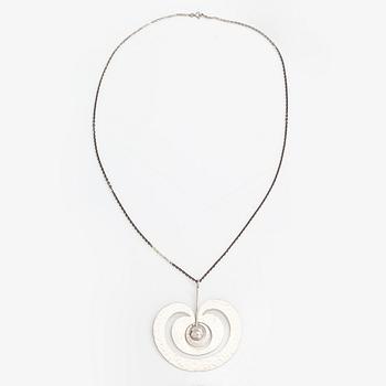 Tapio Wirkkala, halsband "Äpple", sterlingsilver, Kultakeskus, Tavastehus 1975.