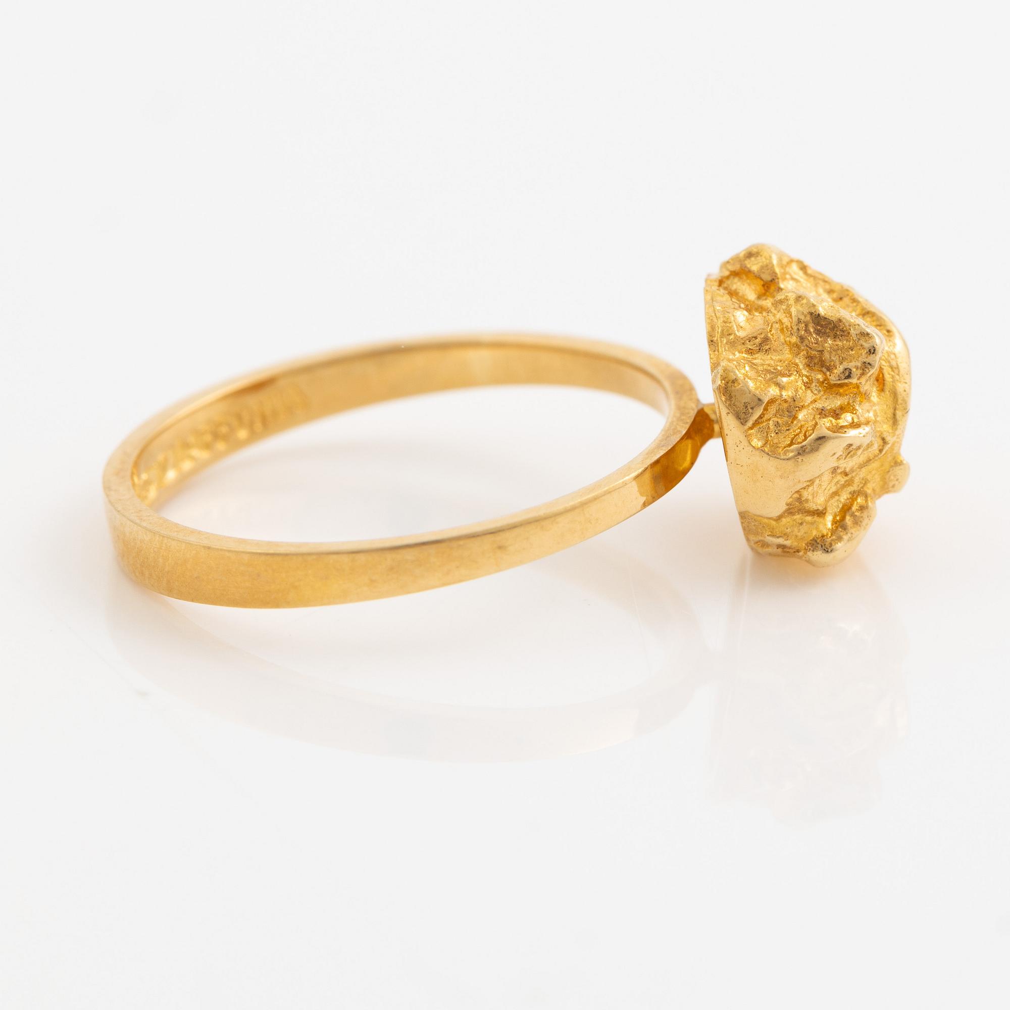 Björn Weckström, ring, 18K gold, Finland 1976. By Lapponia.