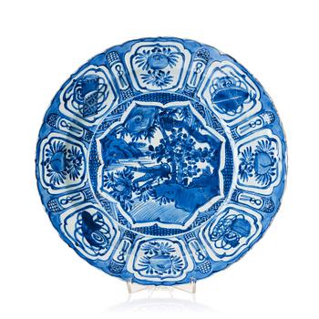 1314. A blue and white kraak dish, Ming dynasty, Wanli (1572-1620).