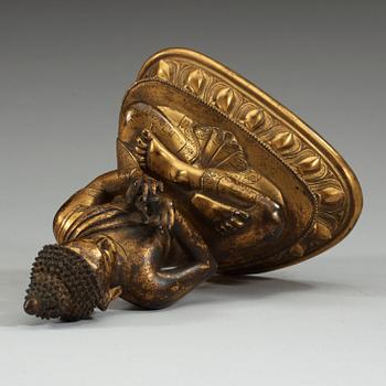 BUDDHA, förgylld brons. Sinotibetansk, 1700-tal.