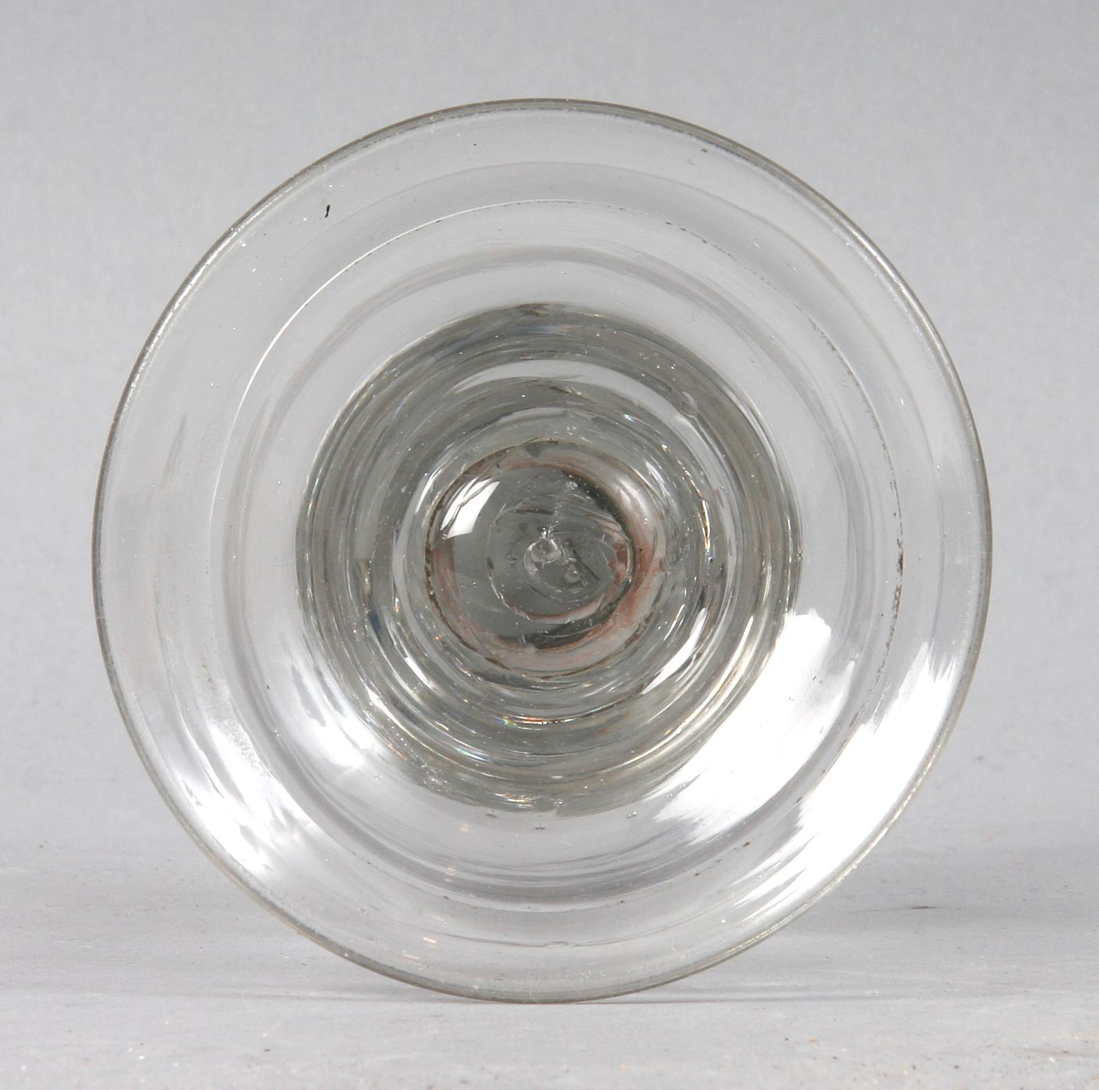 GLAS, s k hessisk typ, 1700-tal.