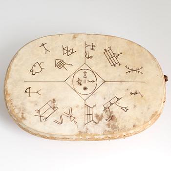 PER-OLA JÖNESTÅL, Kurravaara, ceremonitrumma med hammare, sk. trolltrumma, hammare signerad POJ.