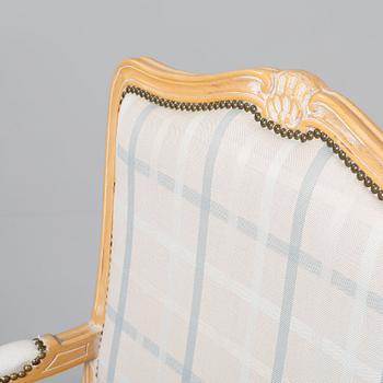 KARMSTOLAR, ett par, Louis XV-stil, 1900-talets andra hälft.