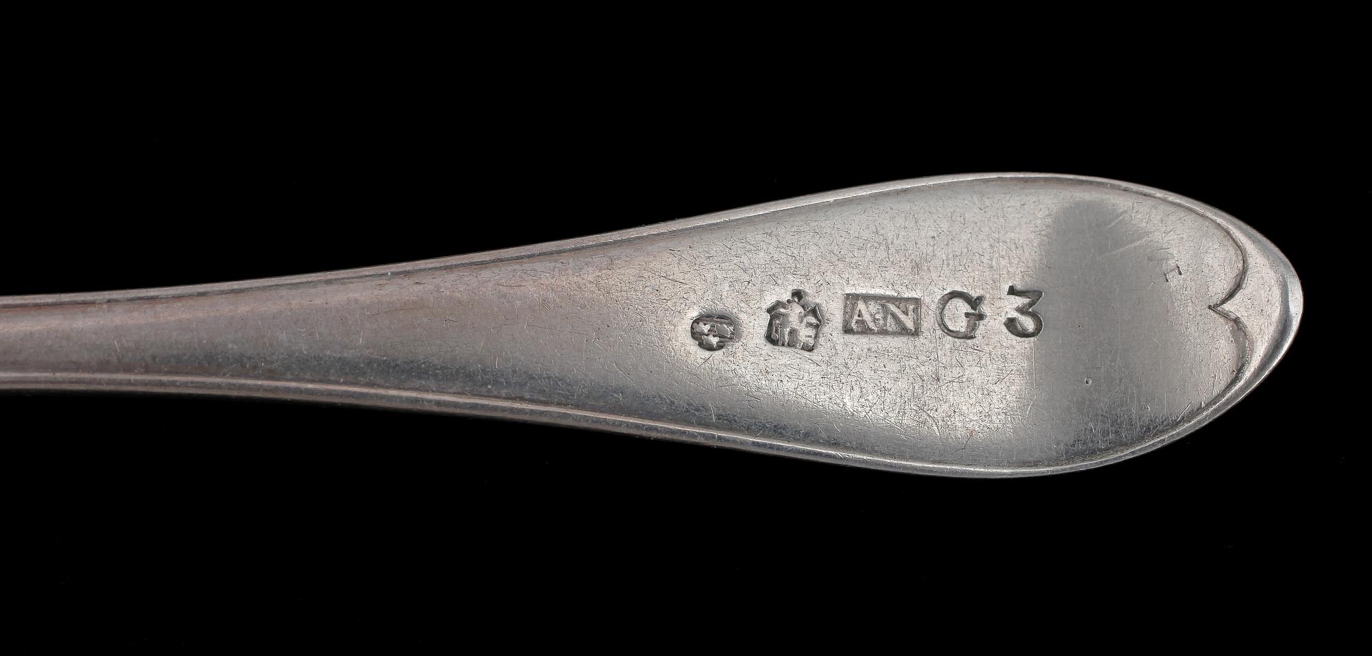 SKEDAR, 16 st, silver, bl a Johan Malmstedt, Göteborg 1811. Tot vikt 749 g.