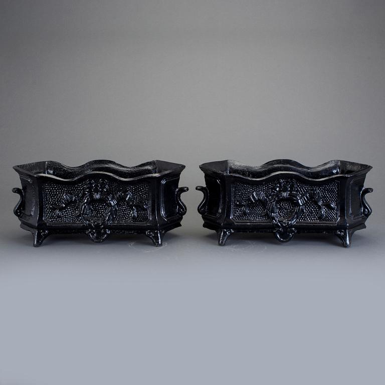 JARDINJÄRER, ett par, gjutjärn, Louis XVI-stil, 1900-tal.